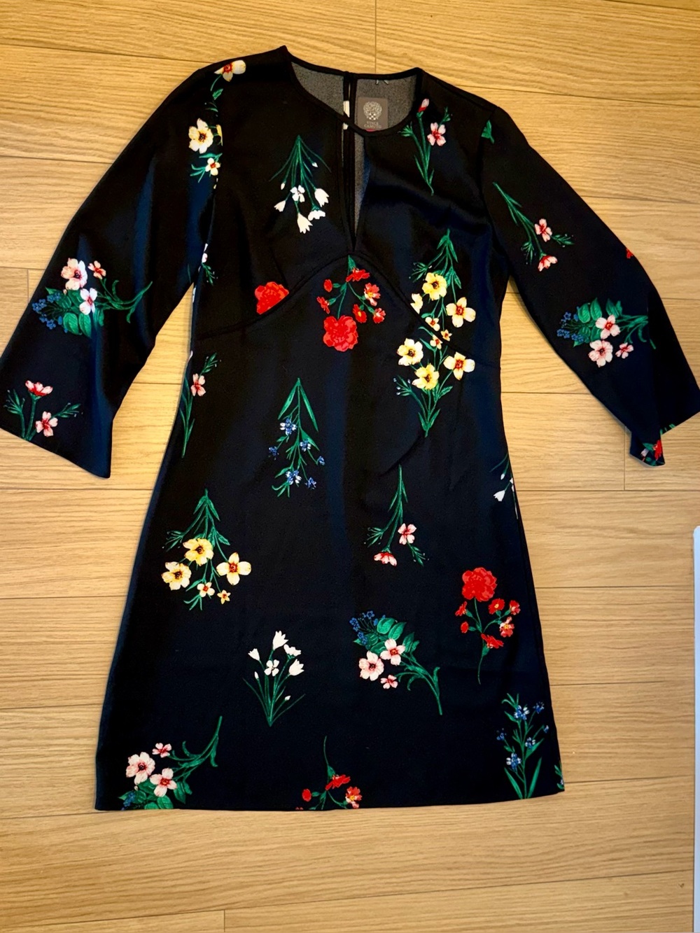 LIKE NEW! VINCE CAMUTO - Black Floral 3/4 Sleeve A-Line Dress Sz 4